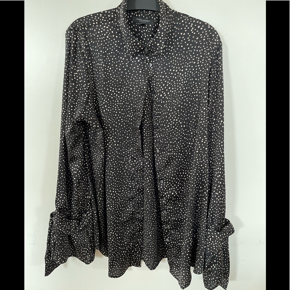Gorgeous banana republic blouse